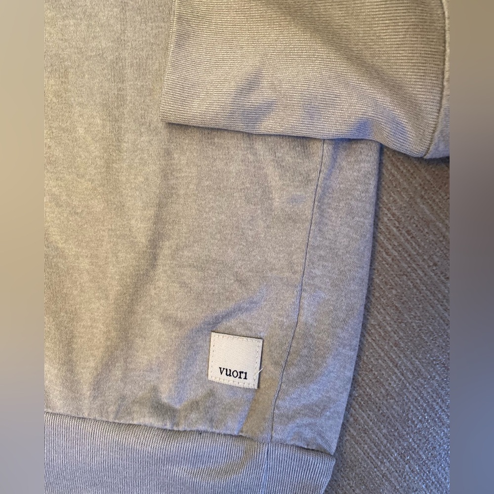 Vuori Gray/silver Daydream Ultra Light Long Sleeve Tee